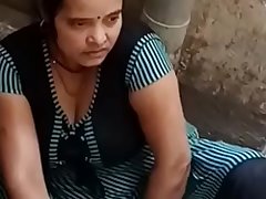 Desi Bihar bhabhi hot bathing video